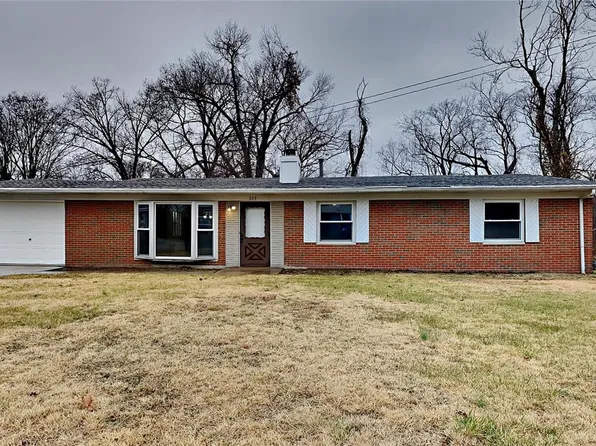 205 Cameron Dr, Belleville, IL 62223