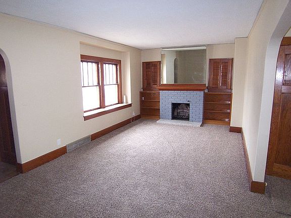 3rd image of 1600 W 26th St