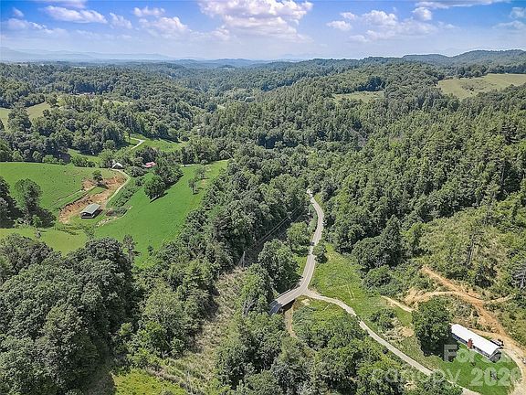 3rd image of 1820 Grapevine Rd