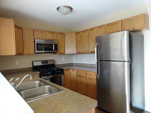 5th image of 1376 Moluf St