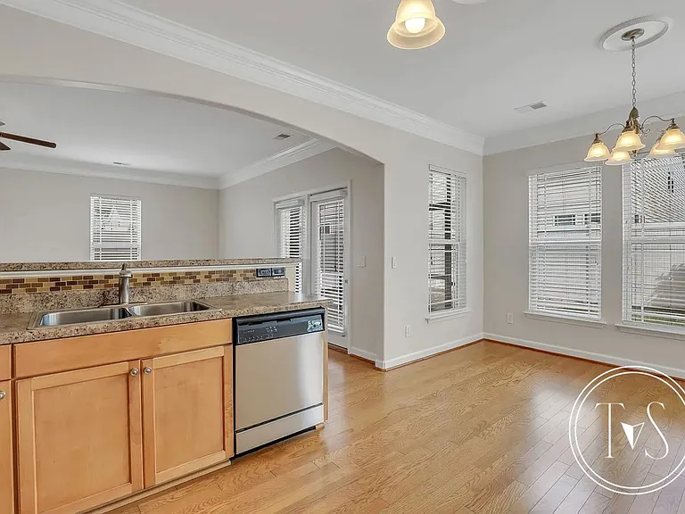 175 Summer Hill Ct — Photo 16