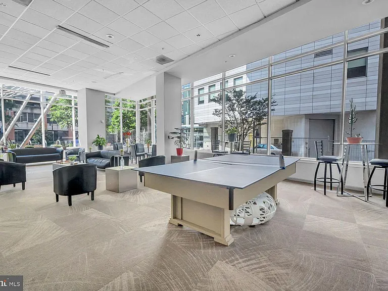 930 Wayne Ave #1205 — Photo 30