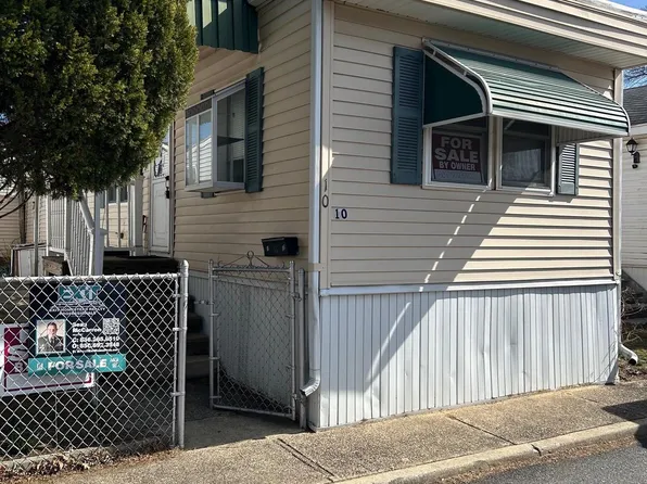 1205 Farrell Ave Trailer 10, Cherry Hill, NJ 08002