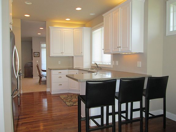 4th image of 1004 Elton Ave