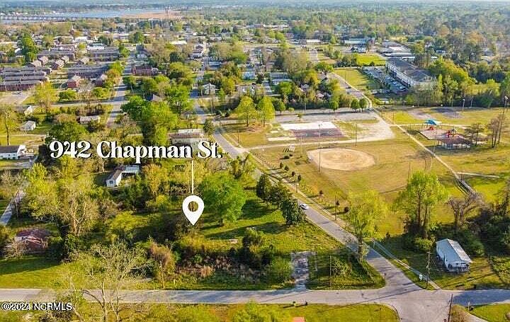 1st image of 942 Chapman Street