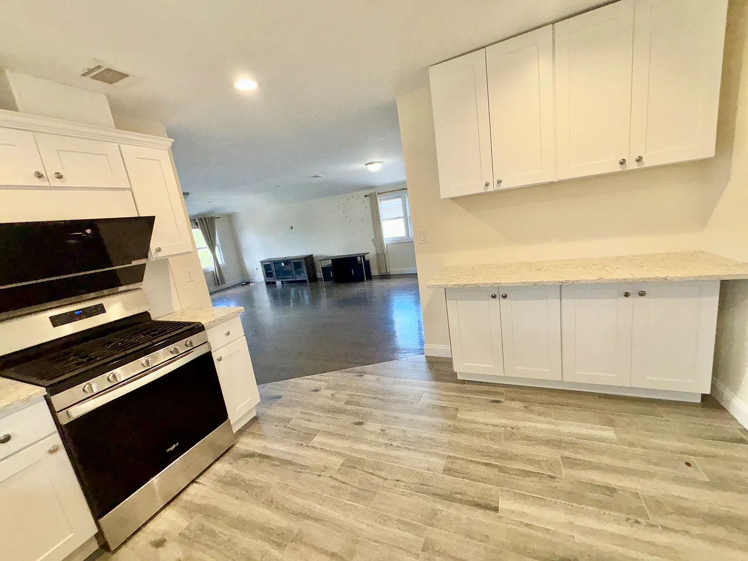 3 bed, 1414 sqft, $3,000 — Photo 2