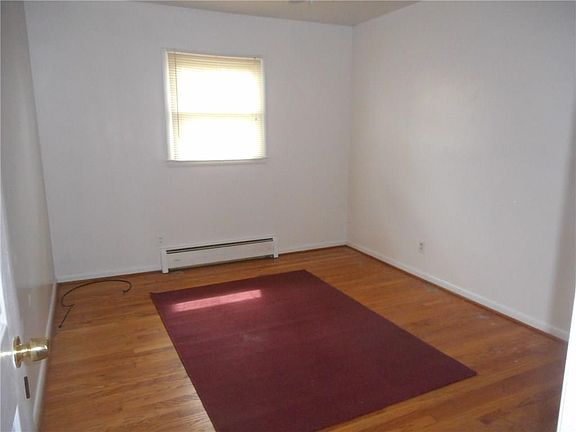 4th image of 6302 N Burlington Ave