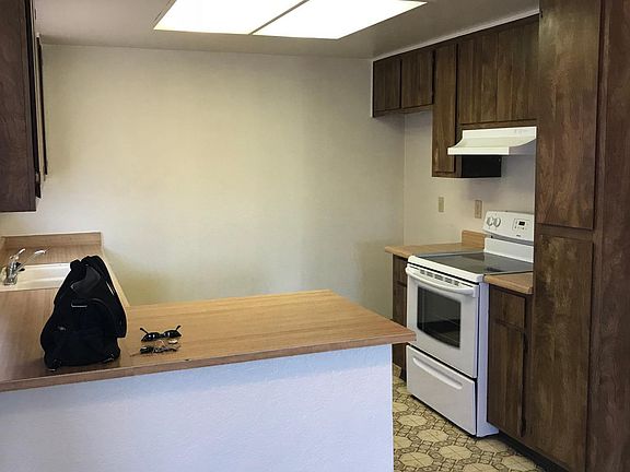 2nd image of 1612 Zinfandel Dr