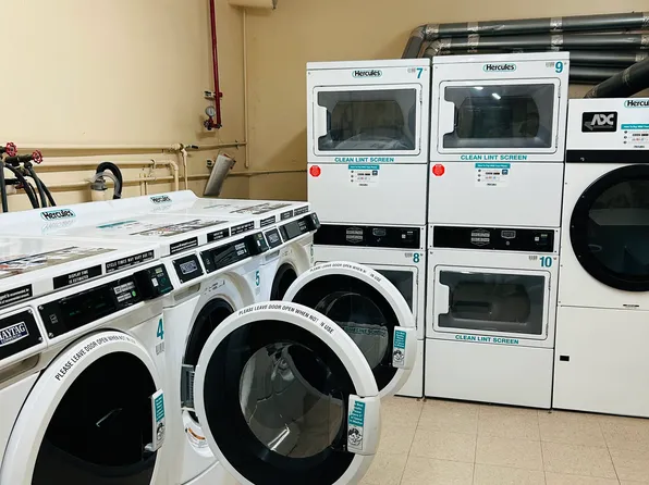 71-11 Yellowstone Boulevard image 7 of 9