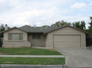 2523 E Griffith Way, Fresno, CA 93726
