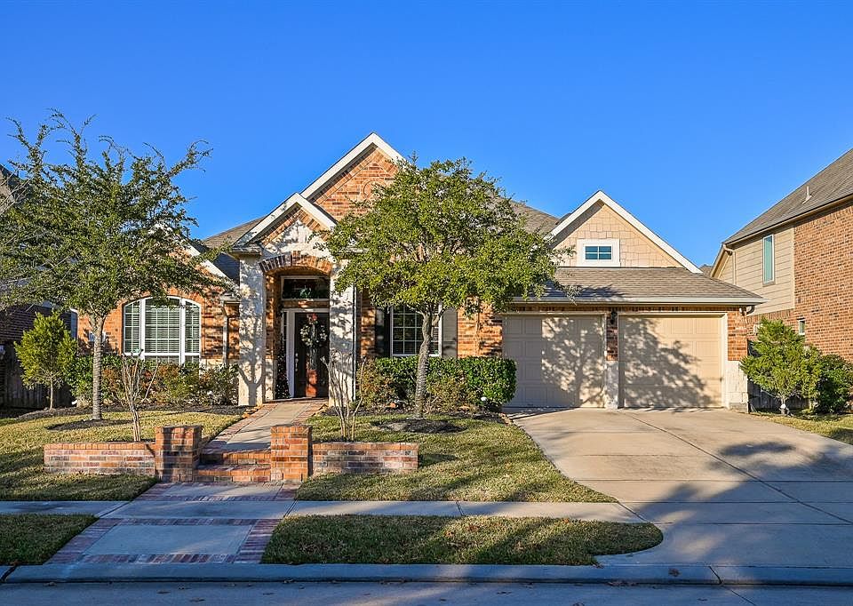 1st image of 19510 Crescent Meadow Dr