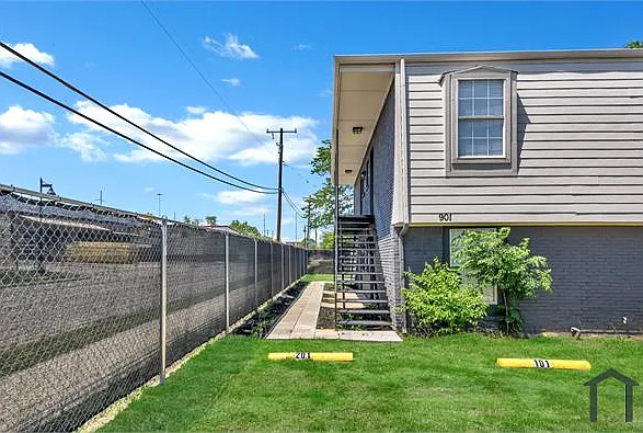 901 Bessie St #205 — Photo 46