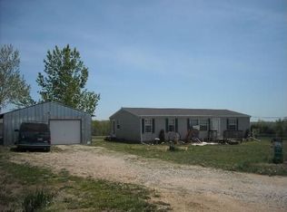 10522 Fox Ln, Ozawkie, KS 66070