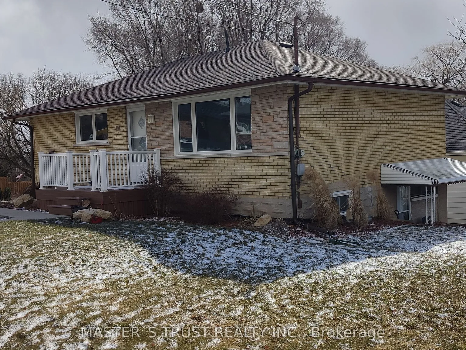 3 bed, $2,700 — Photo 2
