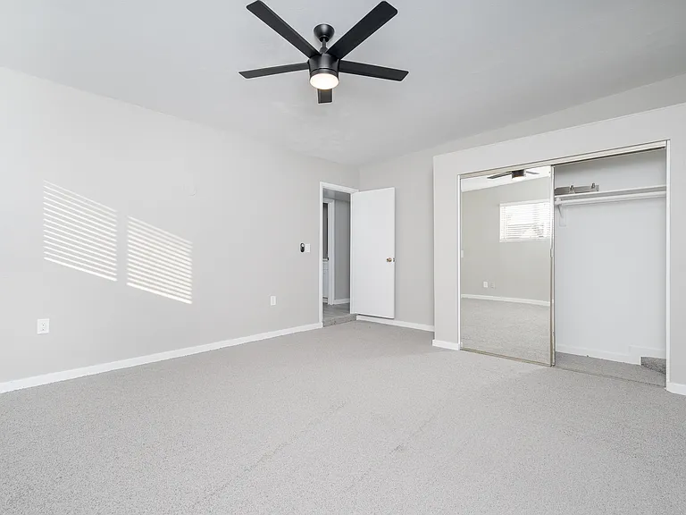 5010 W Beverly Ln — Photo 15