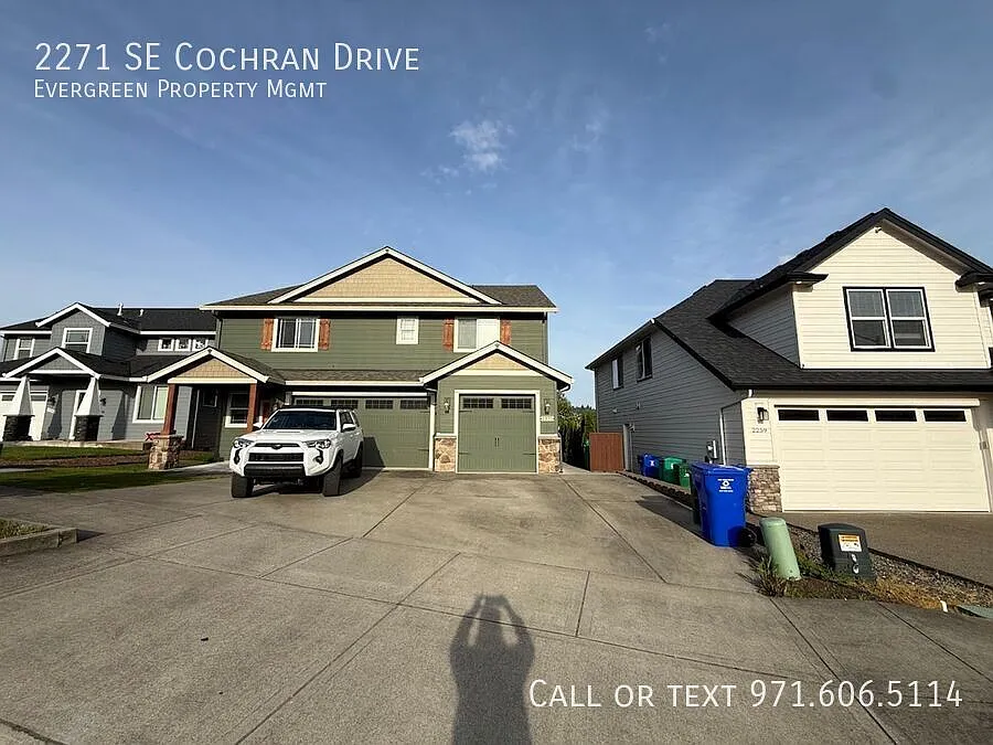 Building Photo - 2271 SE Cochran Dr