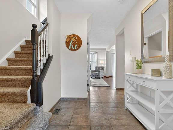 5th image of 222 Grey Fox Dr