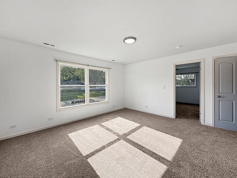 10407 N Church St #3 — Photo 7