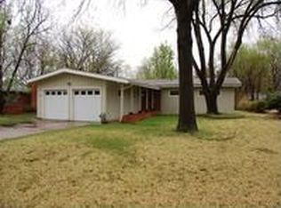 1604 SW Indian Trl, Topeka, KS 66604