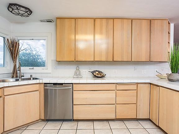 5th image of 230 El Sereno Dr
