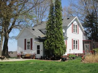 19715 Greenstone Rd, Mankato, MN 56001