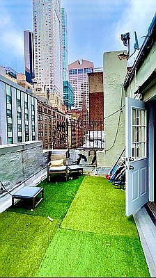 2nd image of 50 W 55th St APT 6F