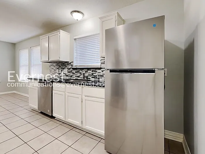 126 Barbetta Ct — Photo 9