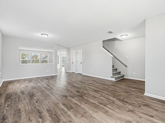 5th image of 10317 Hatherley Way