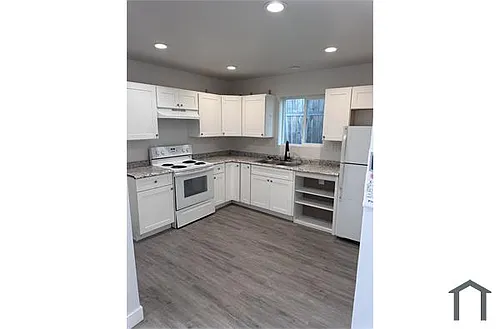 454 Colin Kelly Dr Photo 1