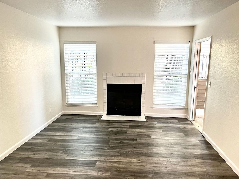 1st image of 5761 Shannon Bay Dr #305