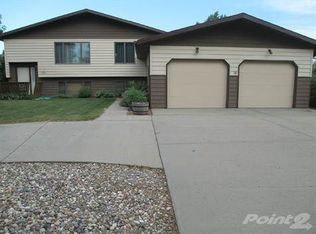 937 Antelope Dr, Hazen, ND 58545