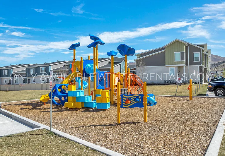 4249 E Hill View Dr — Photo 3