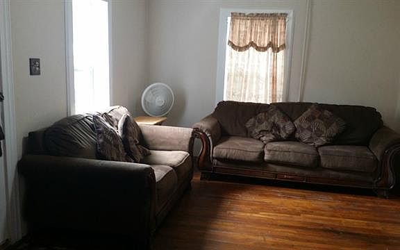 3rd image of 4507 Sanford St