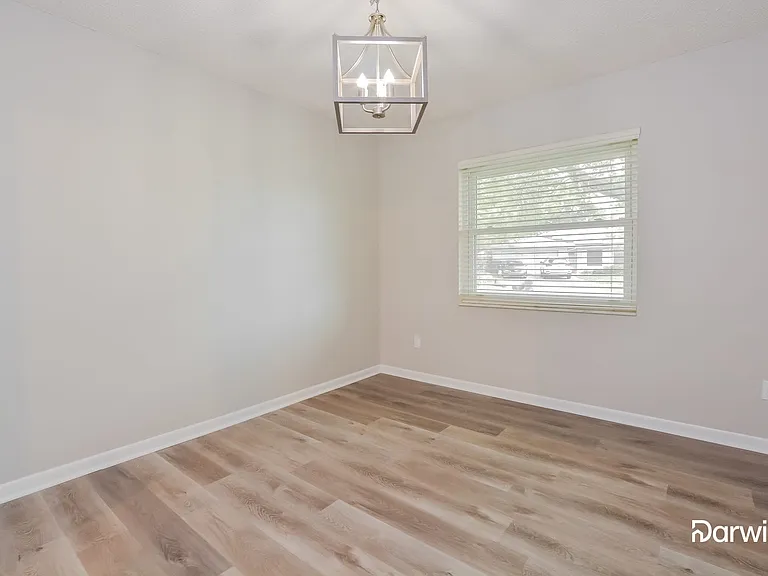 1013 Bradford Dr — Photo 9