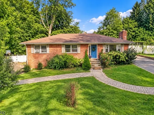 17 Harrison Ave, Long Hill Twp., NJ 07933