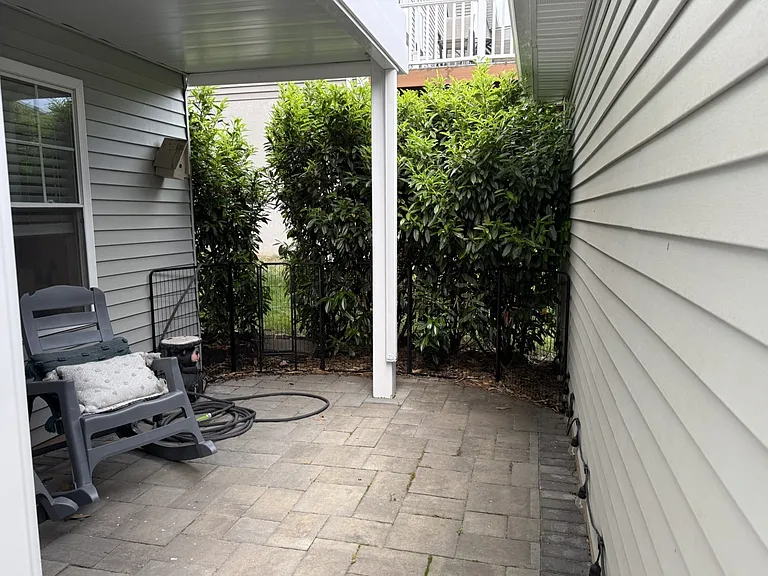 4 Pacific Blvd — Photo 18