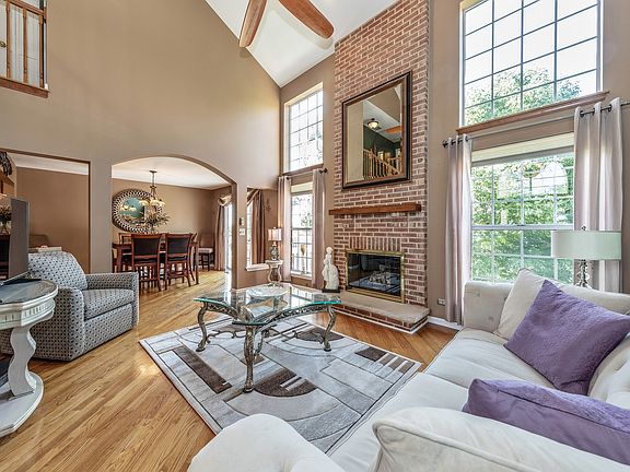 5th image of 2211 Seaver Ln