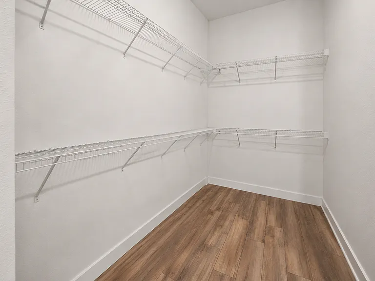 118 Latham Dr — Photo 22