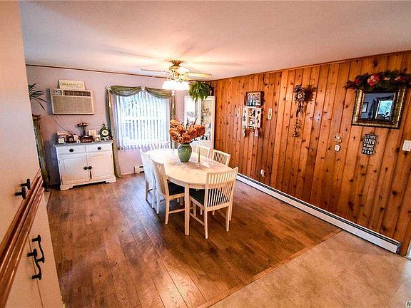 4th image of 14 Somers Ln