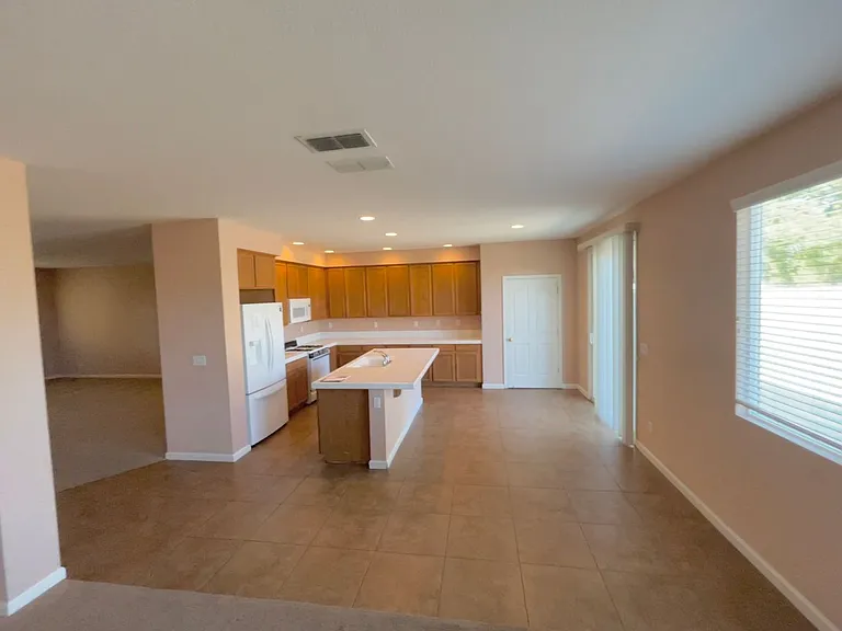 6001 Jefjen Way — Photo 8