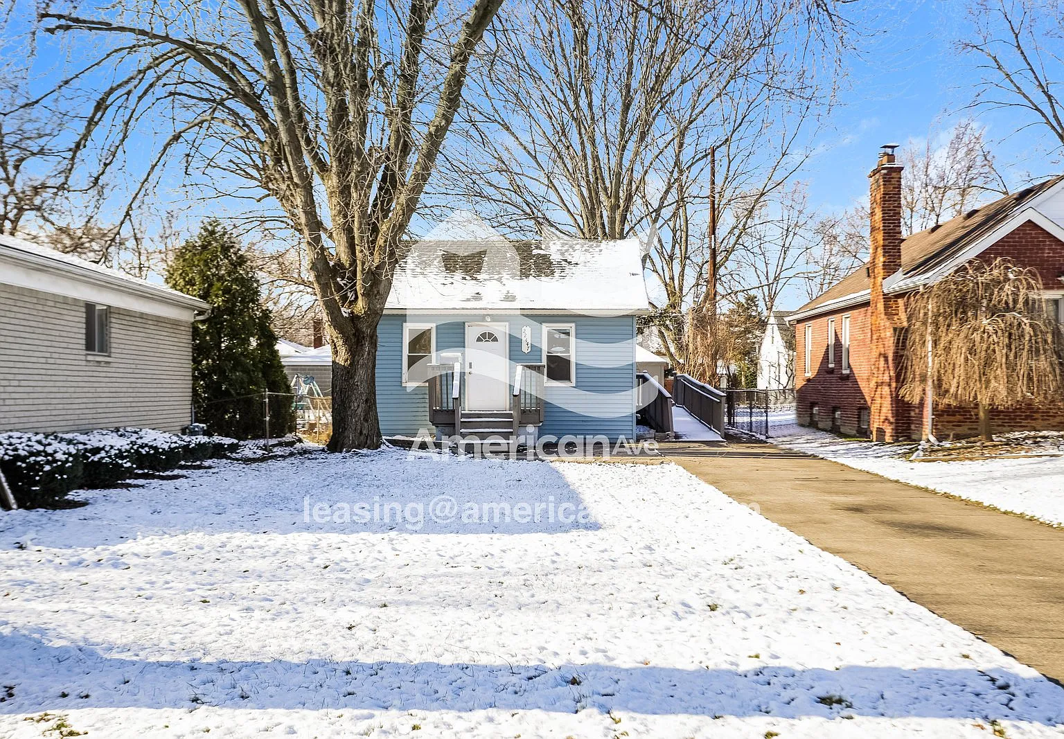 3 bed, 1.0 bath, 942 sqft, $1,497 — Photo 1