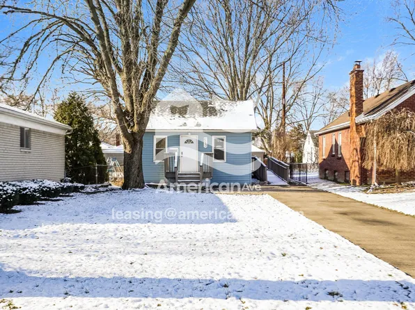22447 Piper Ave, Eastpointe, MI 48021
