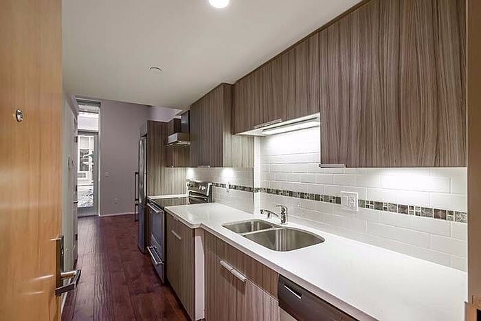 1st image of 550 Jessie St APT 215