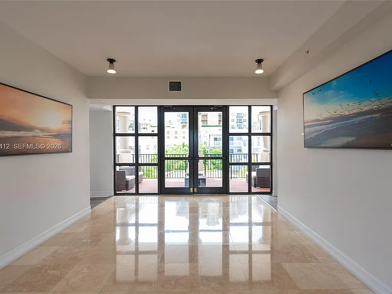 1650 Galiano St #Townhouse 14 — Photo 35