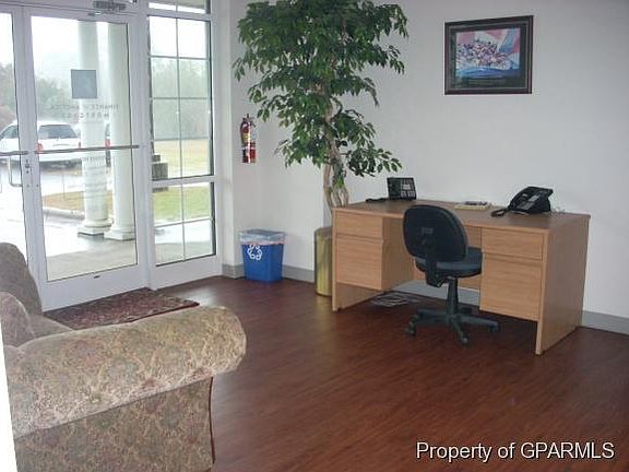 4th image of 211 E Arlington Blvd