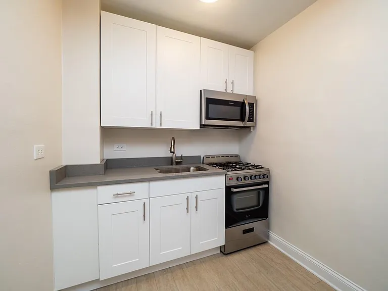 1412 W Chase Ave — Photo 1