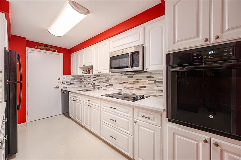 1st image of 3200 NE 36th St APT 519