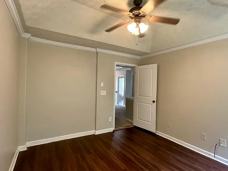 8012 Abington Dr — Photo 13