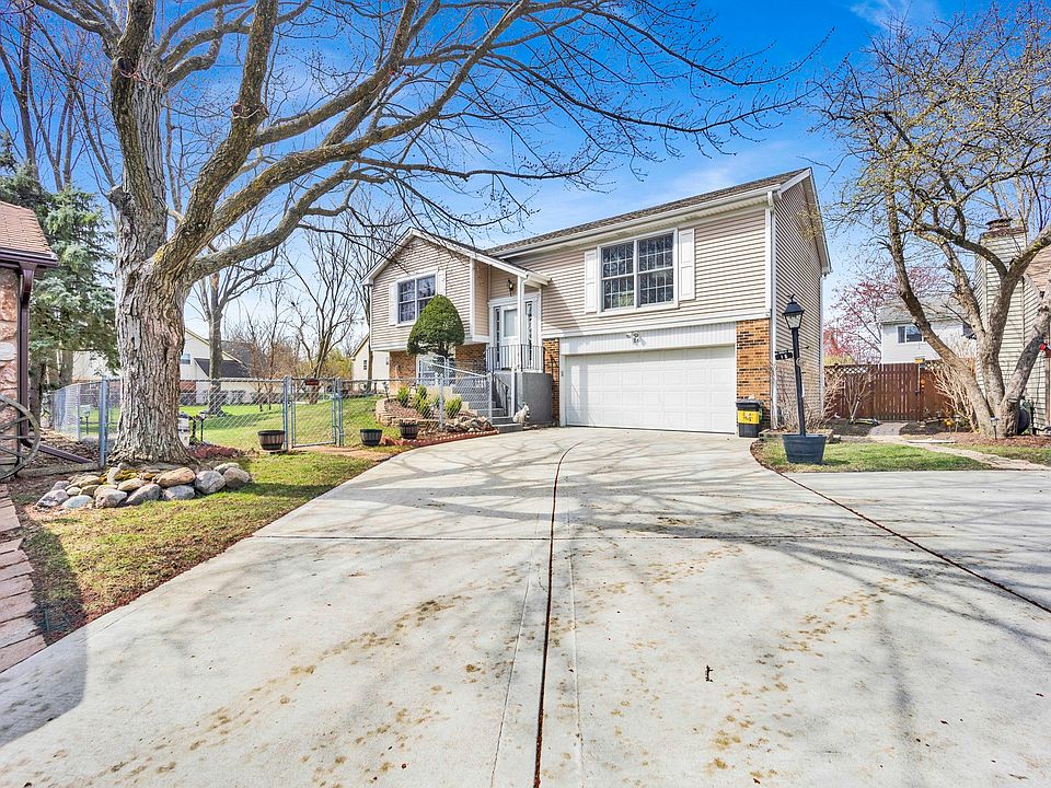 2nd image of 16 Plum Tree Ct