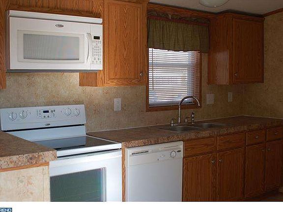 3rd image of 22 Dennis Dr